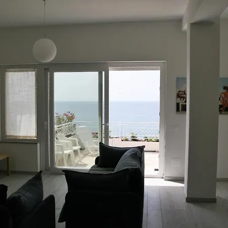 Laura Am Meer - P1 * Pizzo (Calabria)